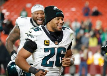 NFL Coordinator Raises 1 Alarming Issue About Saquon Barkley After Eagles RB’s Disappointing 2025 Campaign