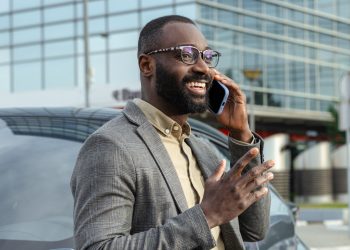 You Can Stop Your iPhone’s Side Button From Ending Calls