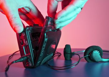 5 Portable Cassette Players Every Audiophile Should Know About