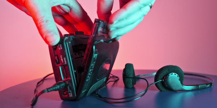 5 Portable Cassette Players Every Audiophile Should Know About