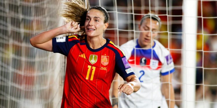 Alexia Putellas signs three-year deal with London City Lionesses after leaving Barcelona