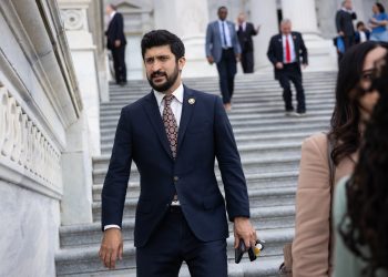 Top House progressive warns Democrats to get serious on AI messaging