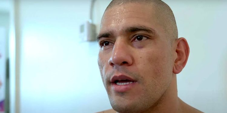 Alex Pereira attacks Herb Dean following countryman’s UFC release