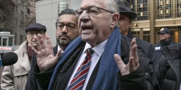 Alan Dershowitz cancels on House Oversight ahead of planned Epstein interview