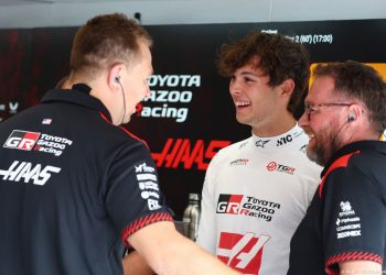 Haas F1 prête à garder Bearman ‘au chaud’ pour Ferrari, Câmara à la place d’Ocon ?