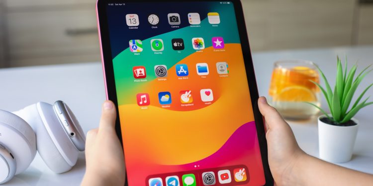 4 Tablet Display Specs Worth Paying Extra For