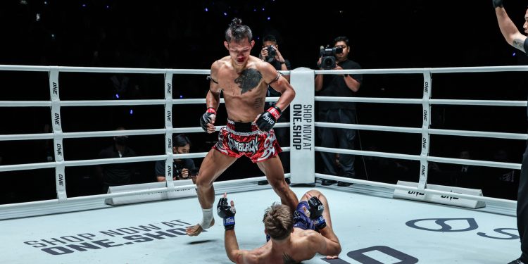 Suablack recalls wild comeback finish of Stephen Irvine: ‘Finish him with an elbow’