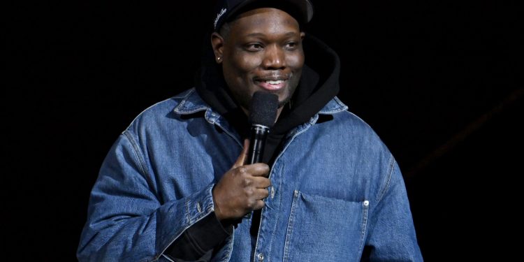 Michael Che Pulled Out of Kevin Hart Roast Before Shading White Writers for Jokes About ‘Slavery, Sex Crimes, Slurs’ (EXCLUSIVE)