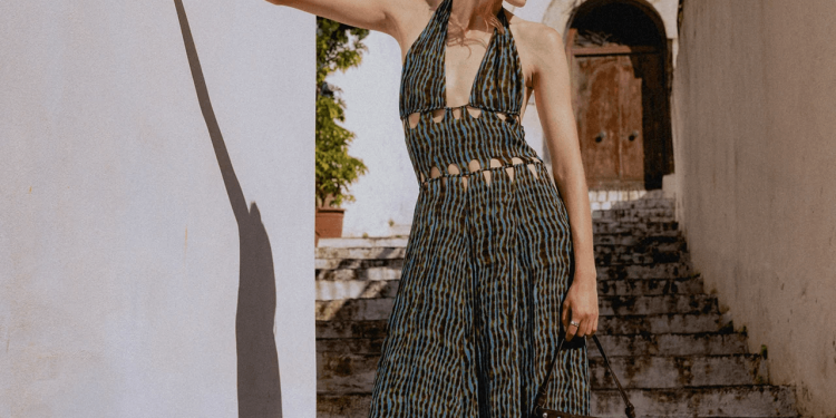 32 Colorful Beach Wedding Guest Dresses to Wear to Seaside Ceremonies