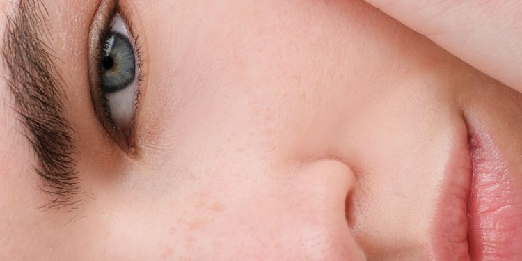 8 Best Eye Serum Formulas of 2026 to Tighten and Depuff