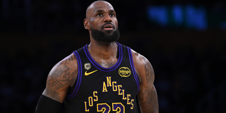 LeBron James lands with 76ers: NBA superstar picks Philly over Cavs, Heat in shocking move
