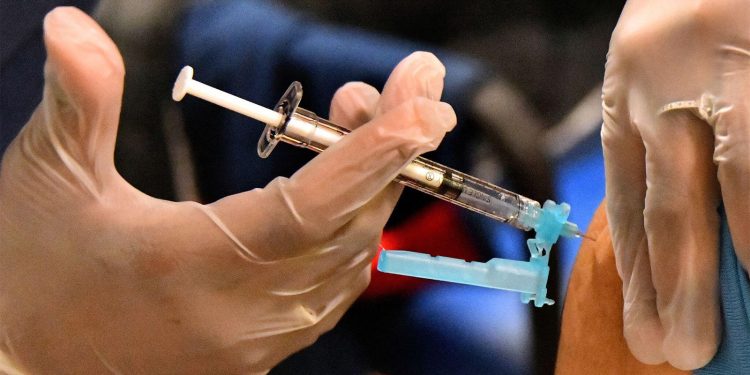 FDA Panel Backs New COVID Vaccines Aimed at Dominant Strain