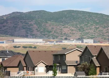Data centers raise temperatures up to 4 degrees in nearby neighborhoods: study