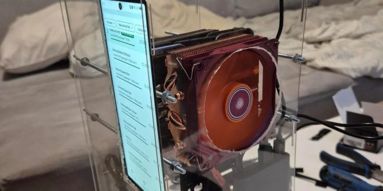 Redditor turns Android phone into a desktop PC in a stroke of genius, sandwiching it between two huge CPU coolers so it runs Witcher 3 at 1080p ultra