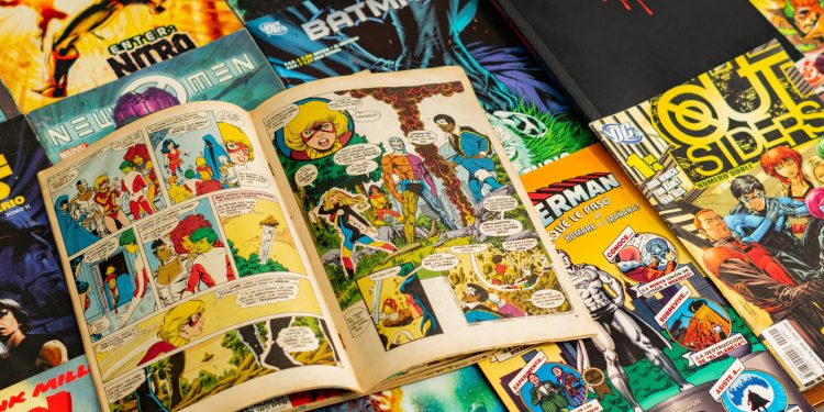 9 Mini Gadgets Perfect For Cards & Comics Collectors