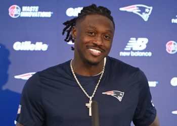 Patriots are learning what the Eagles already knew about AJ Brown
