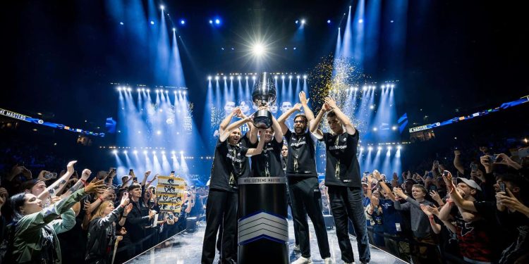 Teens are gambling on esports a lot more than parents think