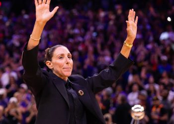 Diana Taurasi, Sue Bird and every WNBA player with their jersey retired