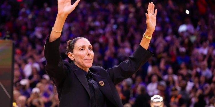 Diana Taurasi, Sue Bird and every WNBA player with their jersey retired