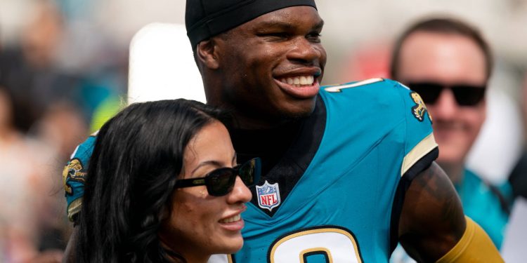 “He’s MY Child”: Travis Hunter’s Wife Leanna Lenee Fires Back at Criticism Over Showing Kid on Social Media