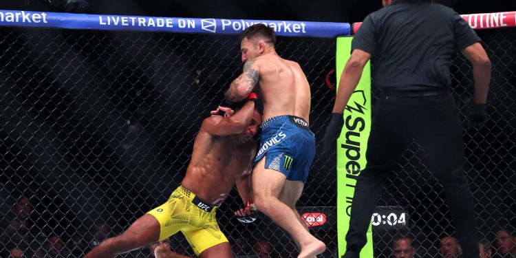 Edson Barboza settles debate over Herb Dean’s UFC 330 stoppage with ‘thank you’ message