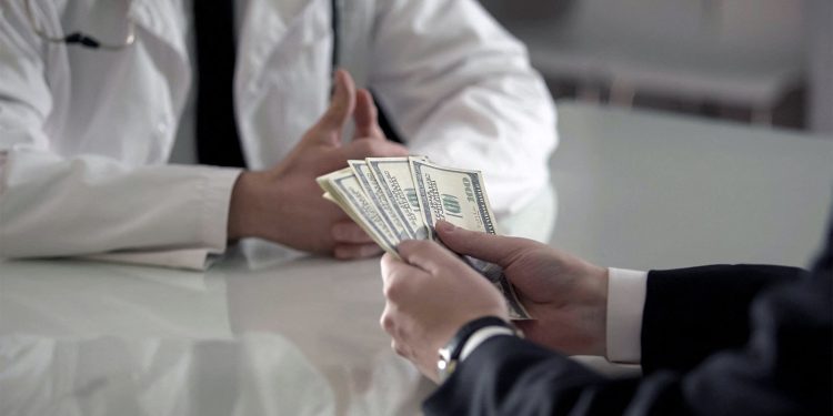 Docs in for Another Medicare Pay Cut, CMS Says