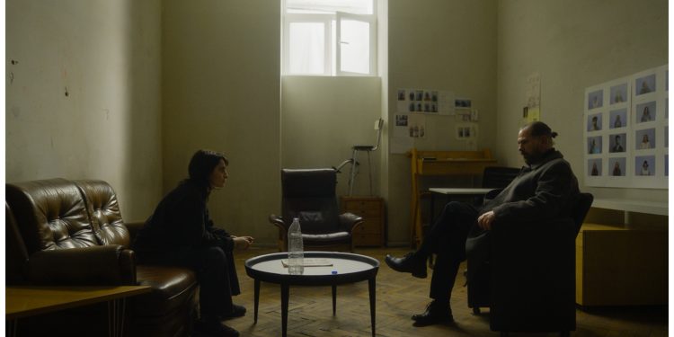 ‘Supporting Role’ Review: Dato Bakhtadze Captivates in a Nocturnal Odyssey Through Tbilisi