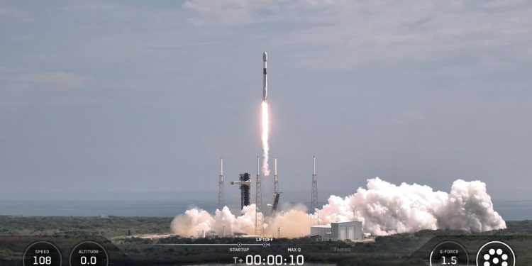 SpaceX launches 29 Starlink satellites, lands rocket on ship at sea (video, photos)