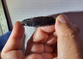 Oddly etched Neolithic arrowheads baffle archaeologists in Turkey