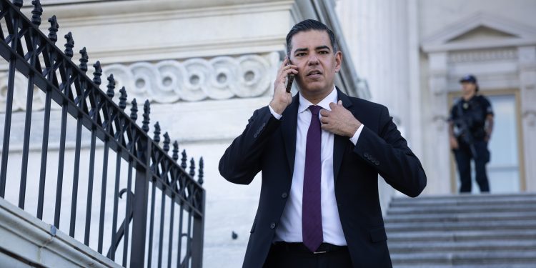 Democrats put Trump’s ‘corruption’ front and center as they plan possible 2027 probes