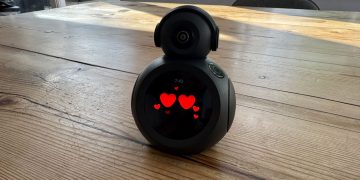 I went into testing this portable, AI-powered personal trainer with a skeptical mindset — but came out seriously impressed at its movement mapping technology