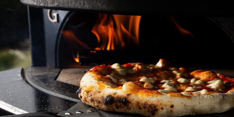 4 Things You Need to Make Perfect Pizza at Home