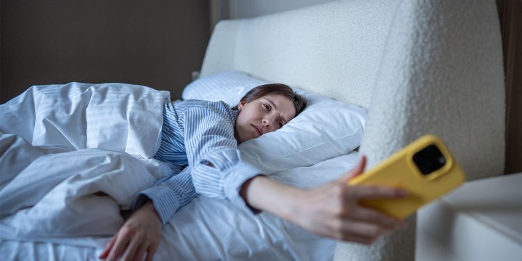 Chronically Short Sleep May Lead to Weight Gain in Adults With Heart Risks
