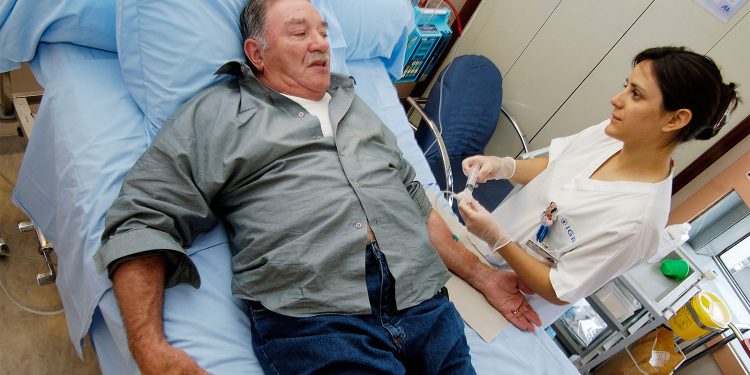 Common Meds Linked to Reduced Immunotherapy Benefit in Lung Cancer Trial