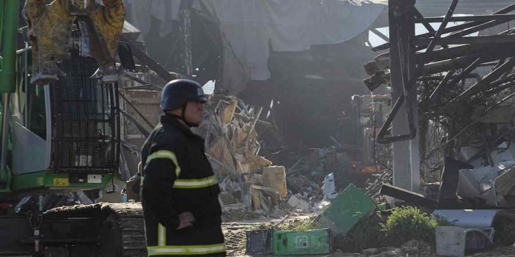 Russian ‘double-tap’ attack on Ukrainian shopping mall kills at least 16