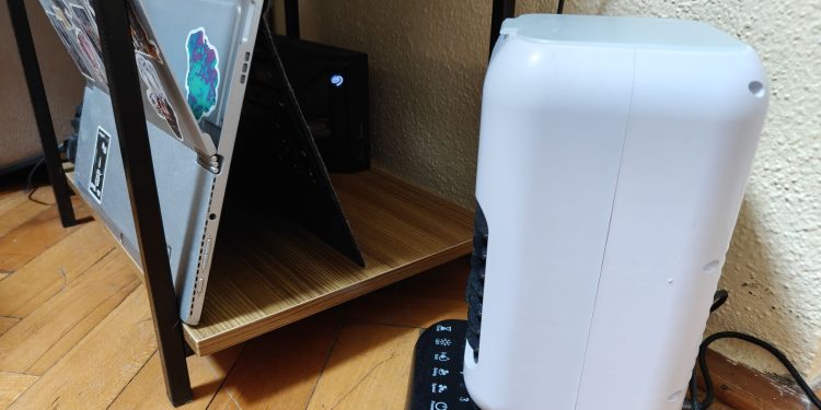 My DIY server was overheating for months before I found this ridiculous fix