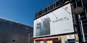 The Reason Why Chinese Android Phones Charge So Much Faster Than US And European Models