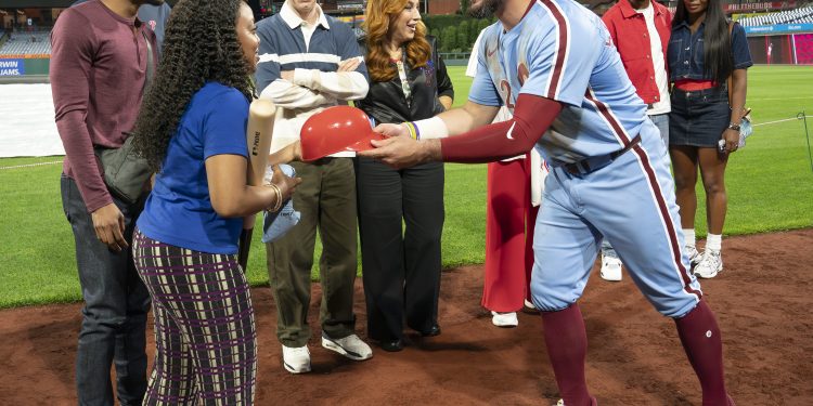 How ‘Abbott Elementary’ Pulled Off Its Big Phillies Game Episode