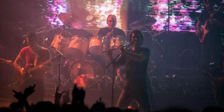 See King Gizzard and the Lizard Wizard Bring Out Max Weinberg at Queens Show