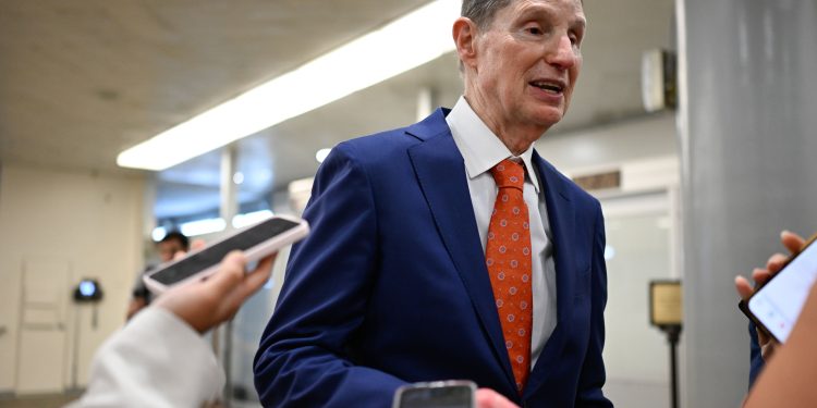 Democrats To Propose Bill Capping Out-of-Pocket Medicare Costs for Enrollees