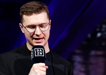 Duel Arena commentator apologizes to fans as he brands event ‘worst he’s ever worked’