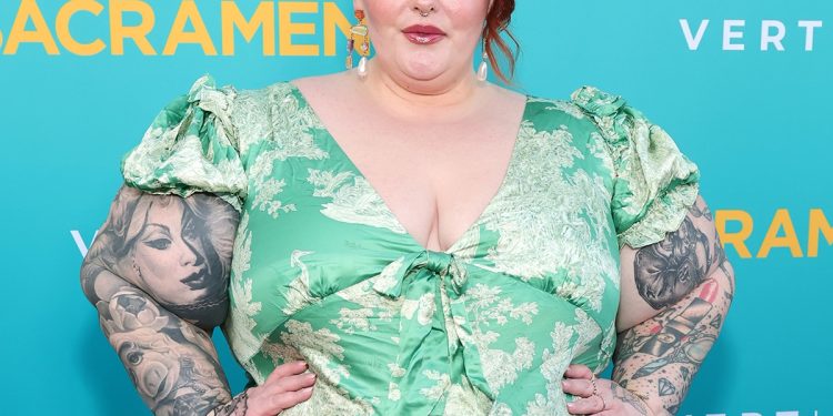 Tess Holliday, Plus-Size Model, Defends Bikini Photo on Yacht