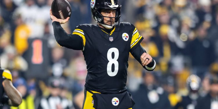 Mike Tomlin Reveals the “Only Reason” Aaron Rodgers Changed His Retirement Stance After Last Season