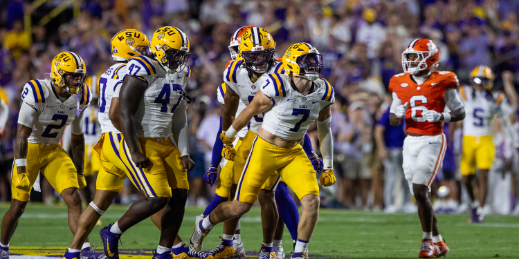 College football rankings: LSU set to climb after dominant win, Oregon’s status as No. 2 in doubt