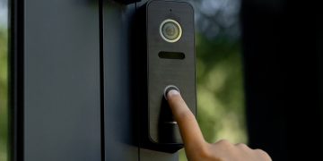 Wired Vs. Wireless Video Doorbells: Pros, Cons, And Differences Explained