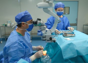 Medicare’s Paying Less for Cataract Surgery. Eye Doctors Are Turning to Lucrative Lasers.