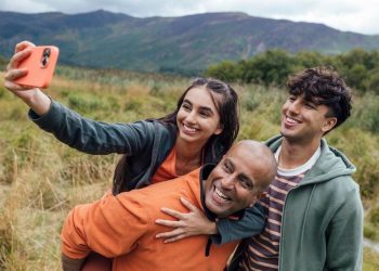 20 Expert-Backed Tips To Make Your Family Vacation Even Better