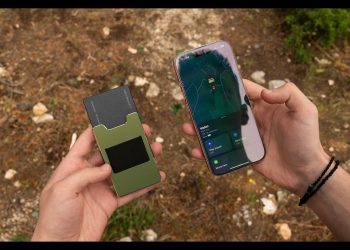 Keep track of your wallet with this $49.99 four-pack of SmartCards