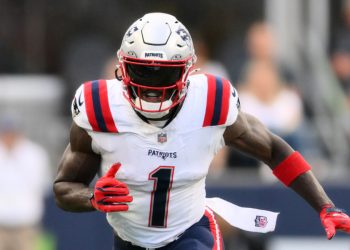 Patriots making expected A.J. Brown move after concerning injury report