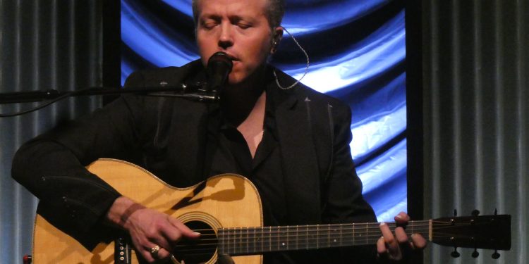 Jason Isbell Leads New Suno Lawsuit, Claims AI Music Generator ‘Exploits’ Musicians’ Identities in Models
